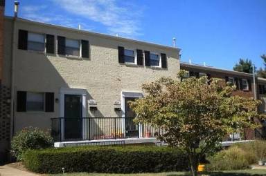 Main picture of 5924 Mayflower Ct