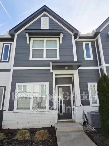 Main picture of 700 N DuPont Ave