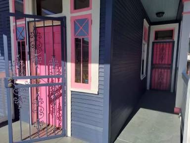 Main picture of 2623 Baronne St