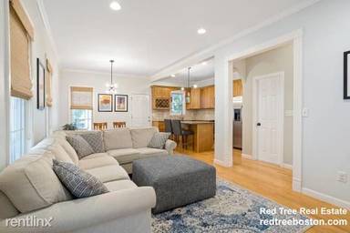 Main picture of 744 E 3rd St