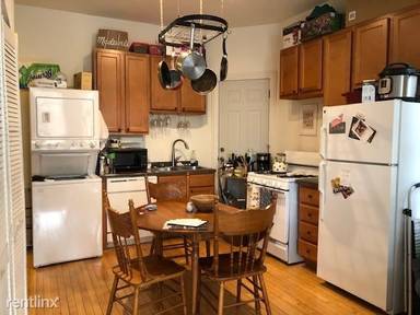 Main picture of 621 W Armitage Ave