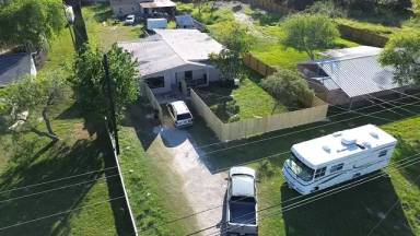 Main picture of 445 Glenoak Dr