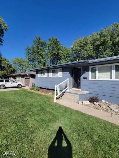 Main picture of 5113 S 142nd St