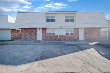 Main picture of 1045 Deesport St