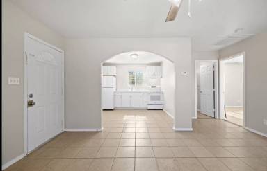 Main picture of 315 Troy St