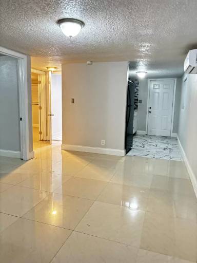 Main picture of 1354 W 24th St