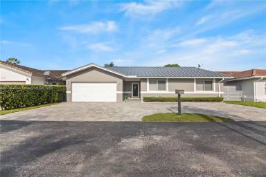 Main picture of 10339 SW 145th Ct