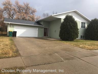 Main picture of 2918 Vancouver Ln