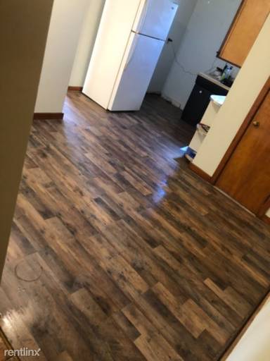 Main picture of 41 S Oak St