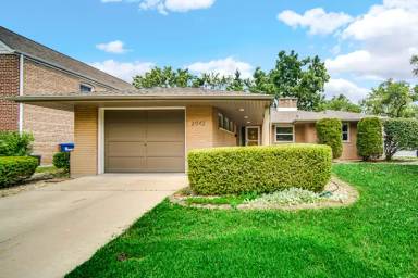 Main picture of 2042 Spruce Rd