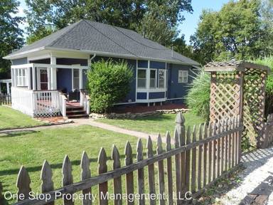 Main picture of 210 W College St