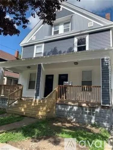 Main picture of 125 Gale St