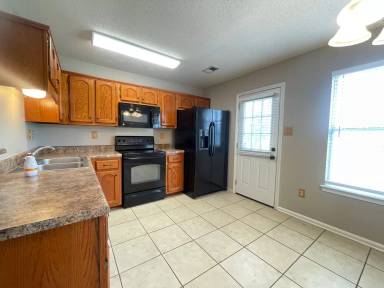 Main picture of 5570 Kaitlyn Dr E