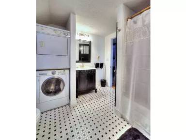Main picture of 81 Merrimac St