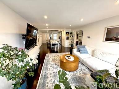 Main picture of 120 Webster St