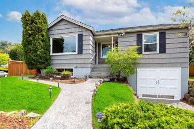 Main picture of 5720 40th Ave NE