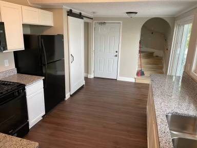 Main picture of 277 Aurora Ave