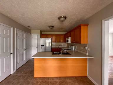 Main picture of 214 Somerset Dr