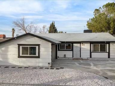 Main picture of 1121 W Holguin St