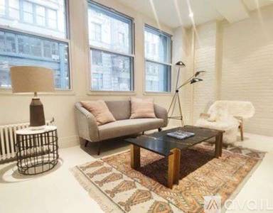 Main picture of 43 W 27th St