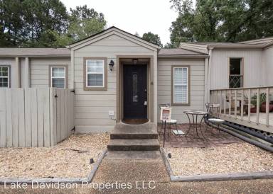 Main picture of 11 Redbud Ct