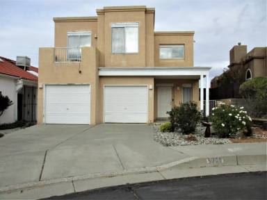 Main picture of 5725 Burnhamwood Pl NE