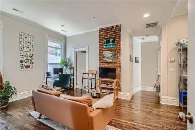 Main picture of 1547 N High St