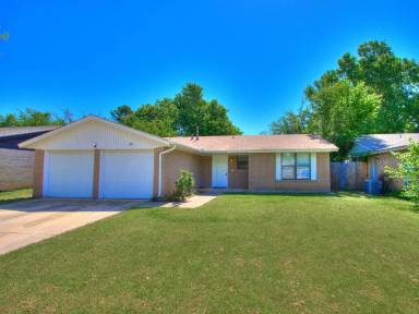 Main picture of 929 Branchwood Dr