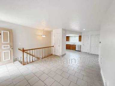 Main picture of 142 N 200 W