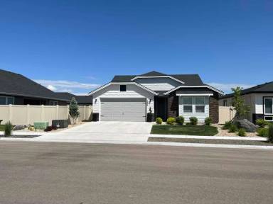Main picture of 3862 S Azure Ave
