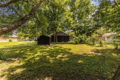 Main picture of 2611 Summer Ave