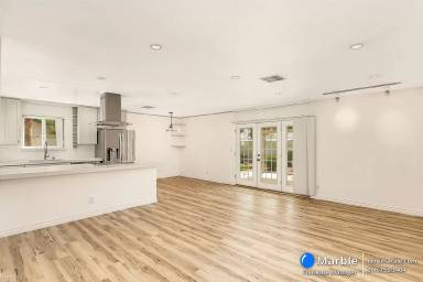 Main picture of 2426 La Estrella St