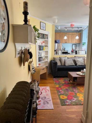 Main picture of 1094 Woodbury Ave