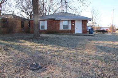 Main picture of 500 E Curtis Dr