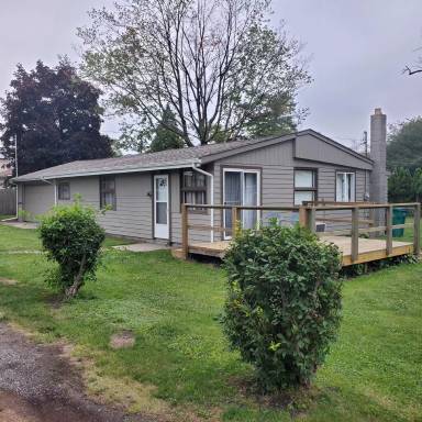 Main picture of 4136 W Ridge Rd