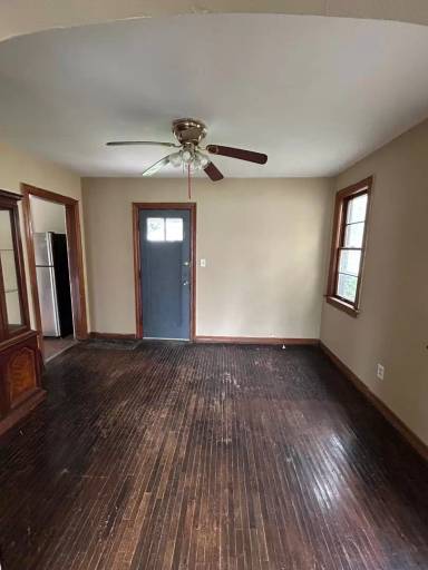 Main picture of 3730 S Harrison St