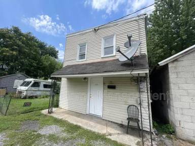 Main picture of 940 Barber St