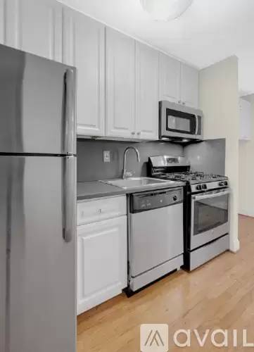 Main picture of 406 E 63rd St