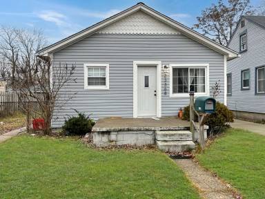 Main picture of 23368 Couzens Ave