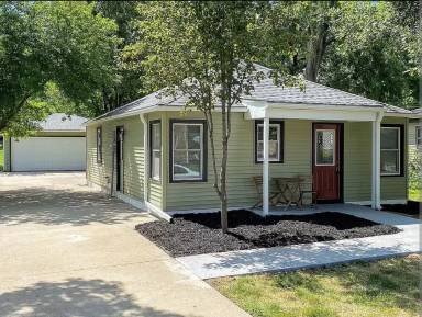 Main picture of 1935 S Cotner Blvd