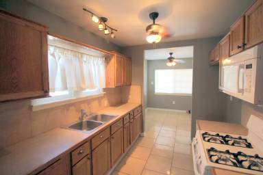 Main picture of 1633 S Campus Ave