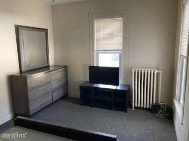 Main picture of 454 W 2nd St