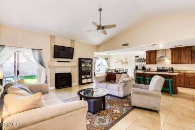 Main picture of 4811 E Gary St