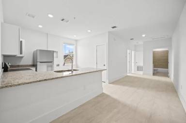 Main picture of 138 Ware Blvd