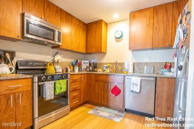 Main picture of 16 Miner St
