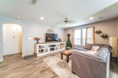 Main picture of 10320 Lastrup Dr