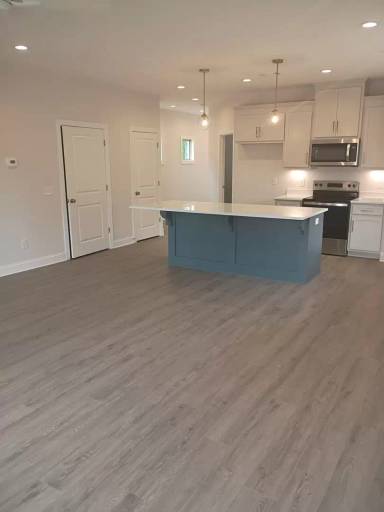 Main picture of 2414 6th St E
