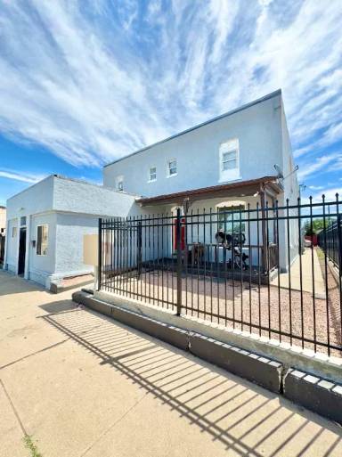 Main picture of 1230 E Evans Ave
