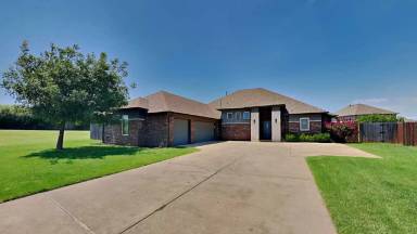 Main picture of 2433 NW 173rd St