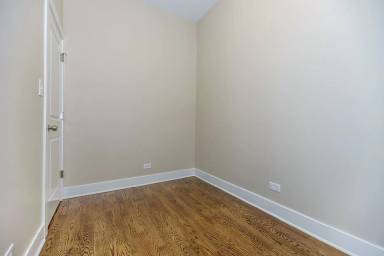 Main picture of 1334 W 18th Pl